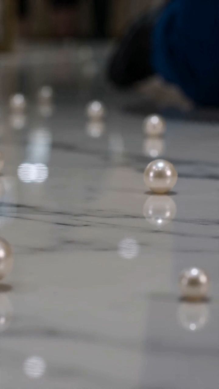 A Hidden Key Inside a Pearl Changed One Man’s Life Forever